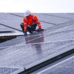 Photovoltaik auf Asbestdach: Was tun mit alten Eternitplatten vor der PV-Montage?