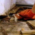Asbest unter Laminat oder Parkett: Was beim Entfernen alter Bodenaufbauten zum Vorschein kommen kann